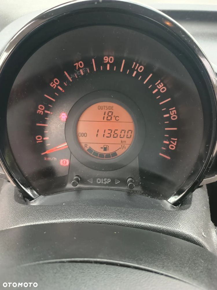 Toyota Aygo x-play - 8