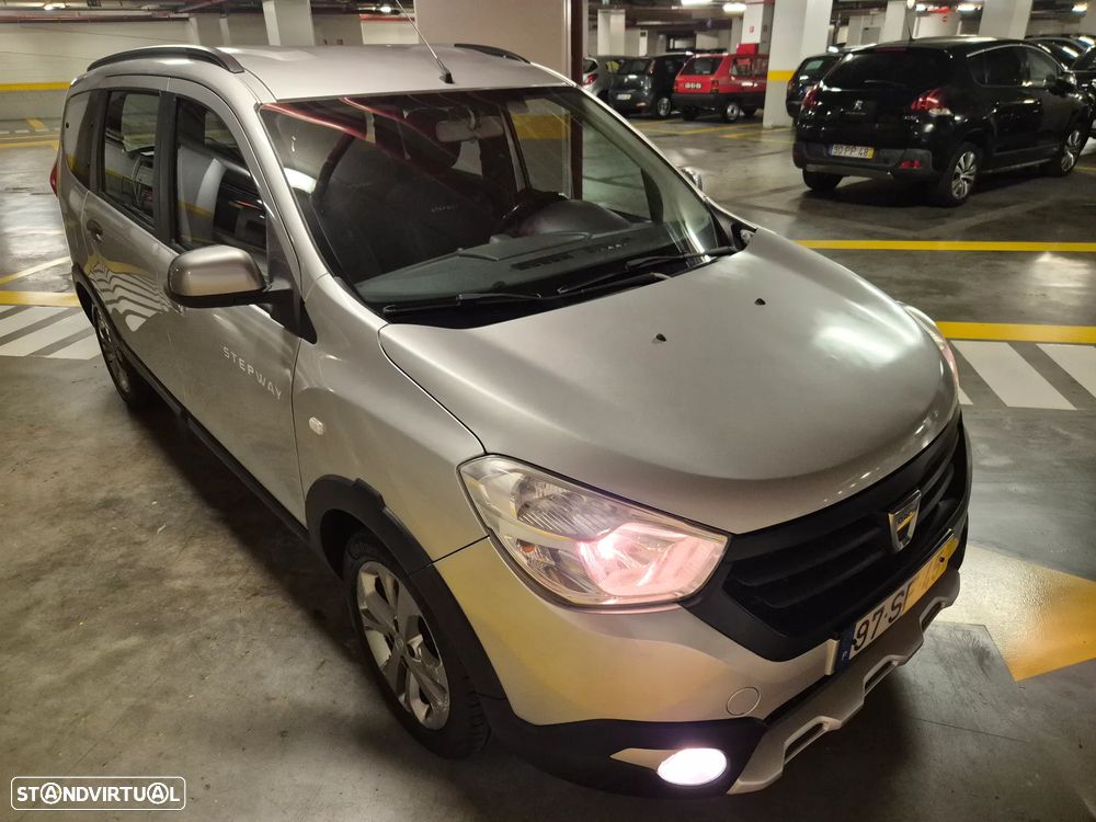 Dacia Lodgy 1.5 dCi Stepway 7L - 7