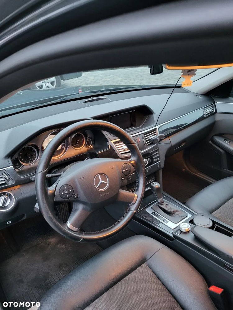 Mercedes-Benz Klasa E 200 CDI DPF BlueEFFICIENCY 7G-TRONIC Avantgarde - 8