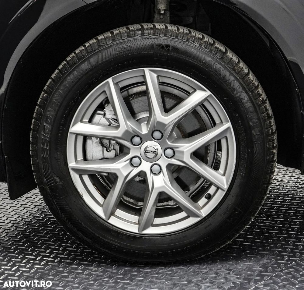 Volvo XC 60 T8 Twin Engine AWD Momentum Pro - 26