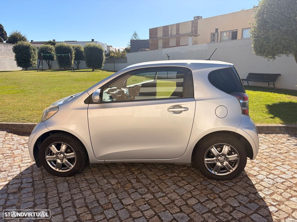 Toyota iQ 1.0 Multidrive + - 6