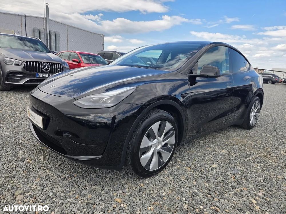 Tesla Model Y RWD - 1