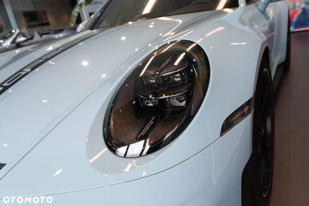 Porsche 911 GT3 Touring PDK - 35