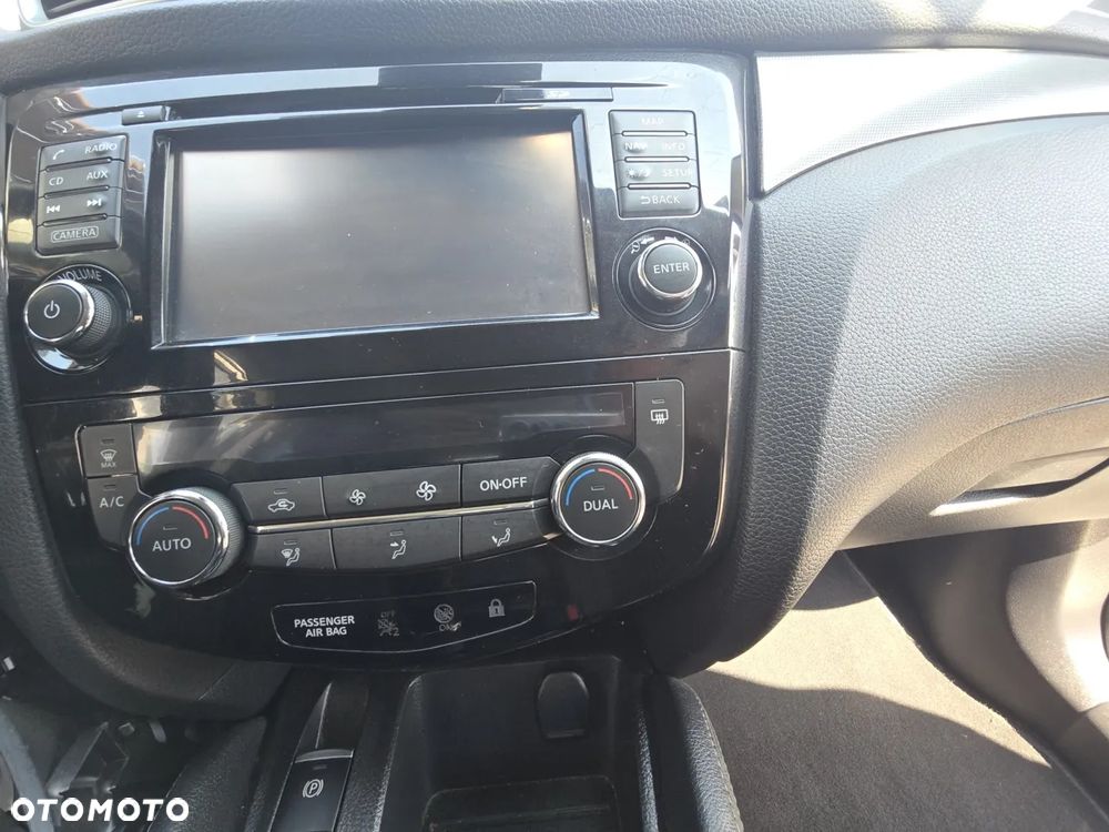 Nissan Qashqai 1.2 DIG-T N-Connecta EU6 - 11