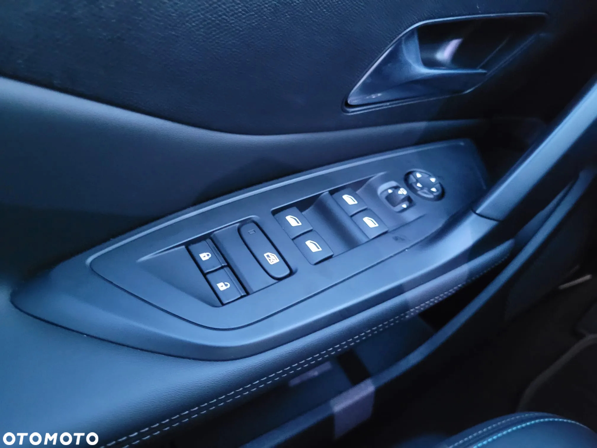 Peugeot 308 SW Plug-In Hybrid 225 e-EAT8 GT - 26
