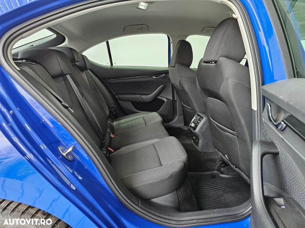 Skoda Octavia 2.0 TDI DSG Ambition - 25