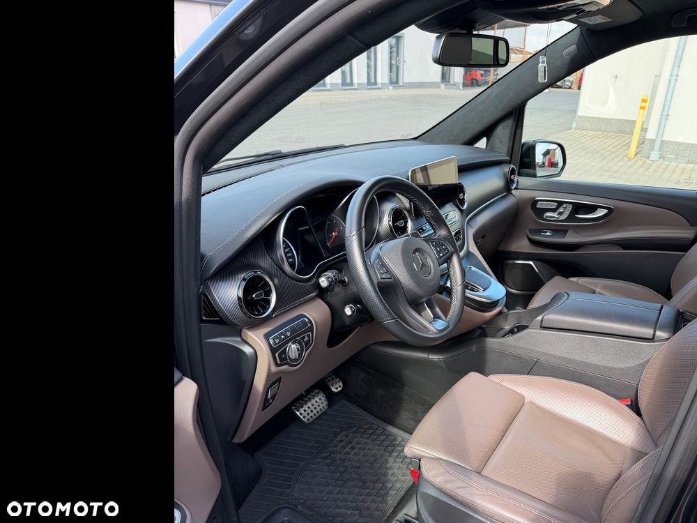 Mercedes-Benz Klasa V - 8