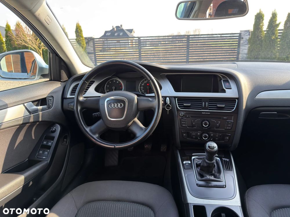 Audi A4 Limousine 1.8 TFSI Attraction - 32