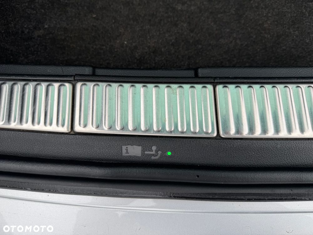 Skoda Superb 2.0 TDI DSG Ambition - 38