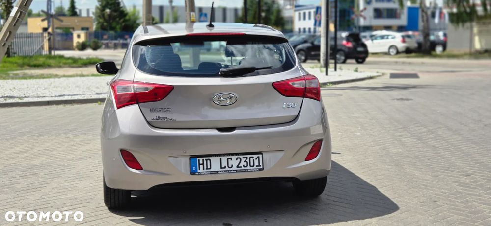 Hyundai i30 1.6 CRDi Premium - 11