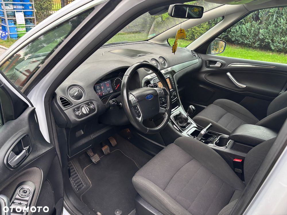Ford S-Max 2.0 TDCi DPF Titanium X - 27