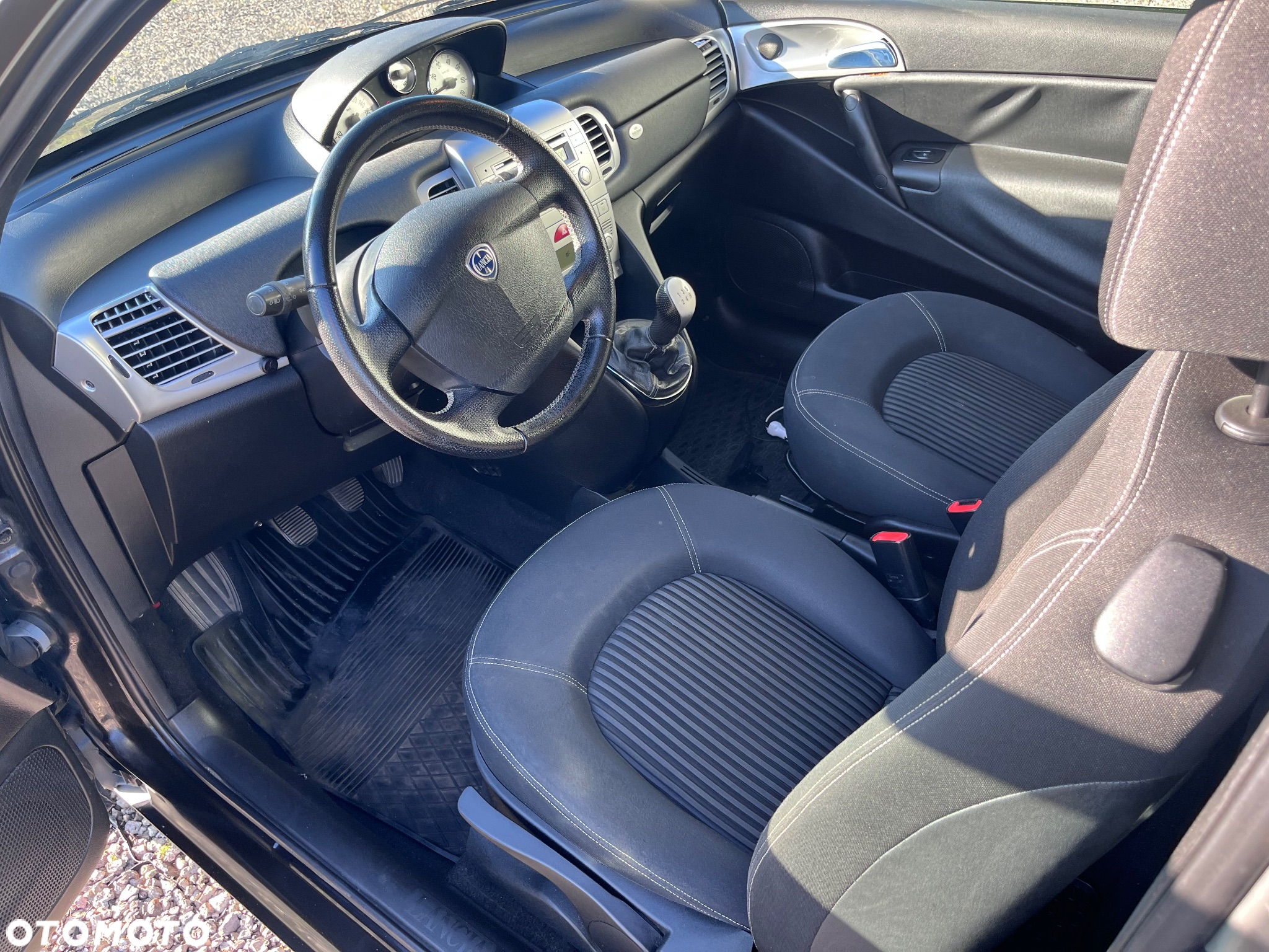Lancia Ypsilon 1.3 SMomoDesign (4os.) - 12
