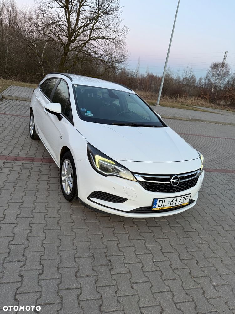 Opel Astra 1.6 CDTI Sport - 4