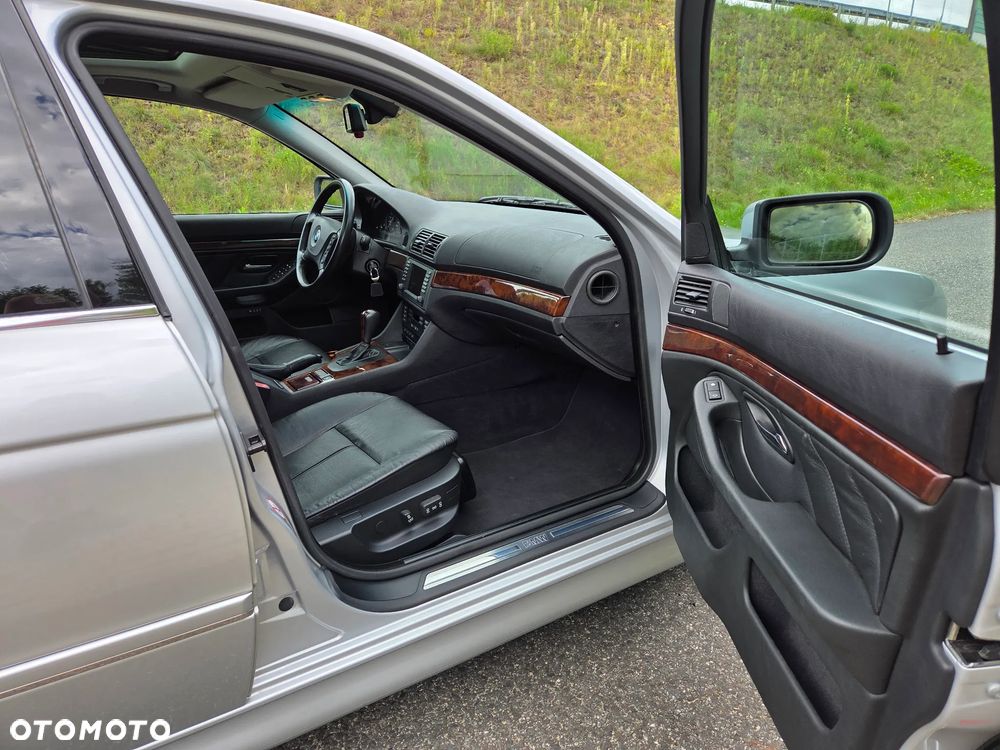 BMW Seria 5 - 25