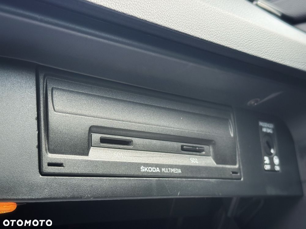 Skoda Octavia 2.0 TDI 4x4 DSG RS - 19