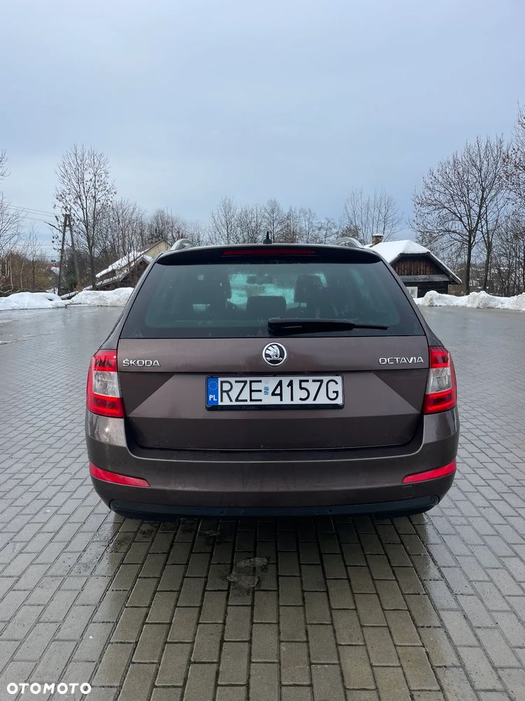 Skoda Octavia 1.6 TDI DPF DSG Elegance - 6