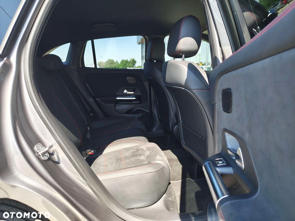 Mercedes-Benz GLA 200 mHEV AMG Line 7G-DCT - 13
