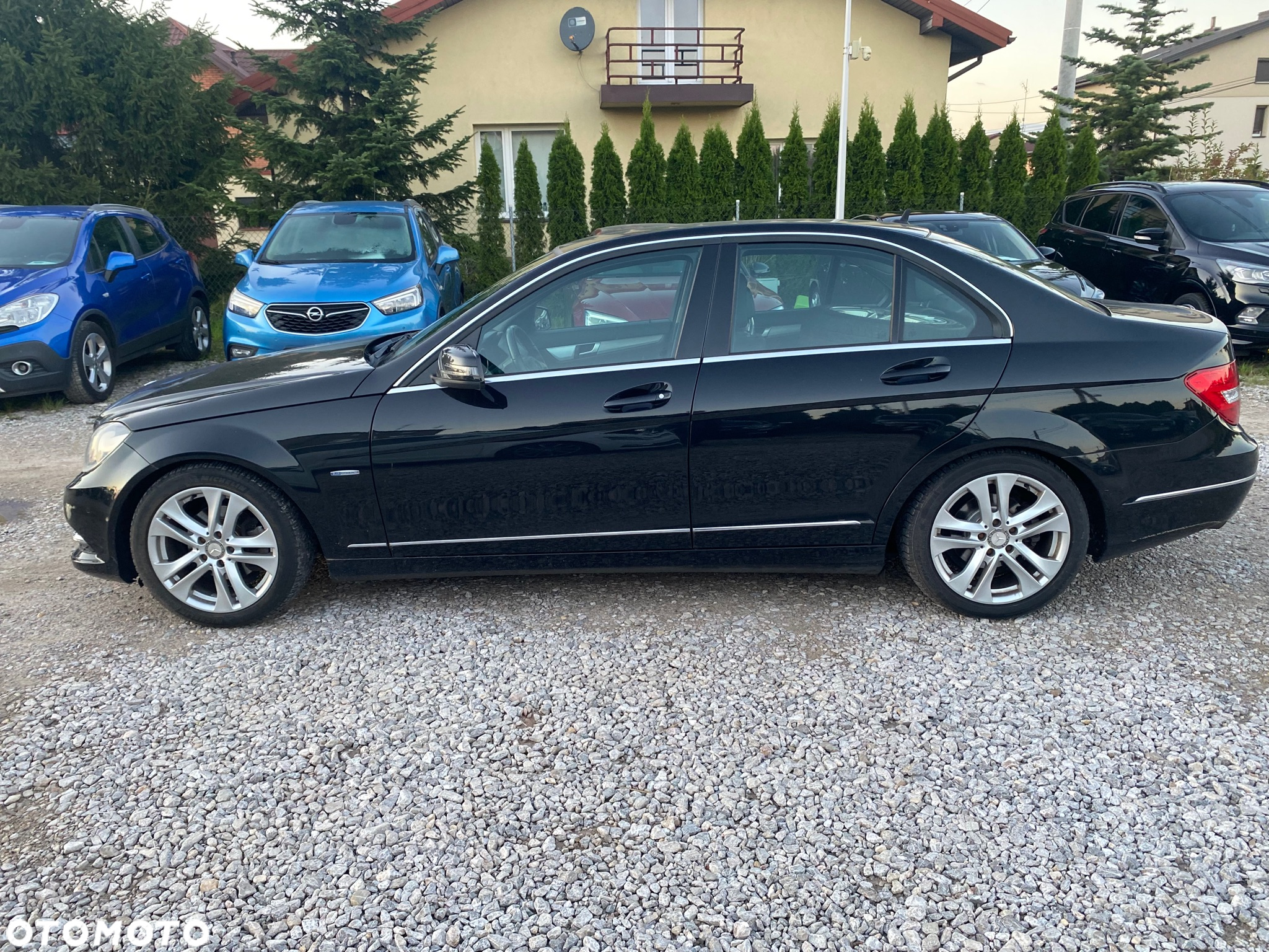 Mercedes-Benz Klasa C 180 CGI Automatik BlueEFFICIENCY Avantgarde - 13