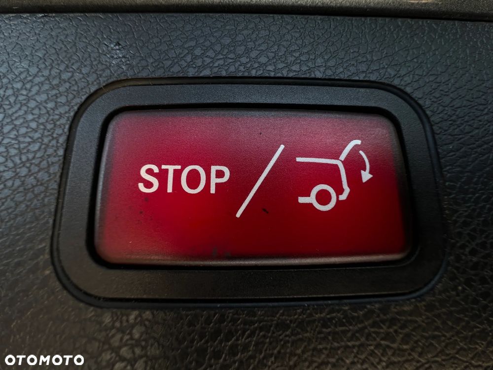 Mercedes-Benz Klasa E 220 d 9G-TRONIC - 36