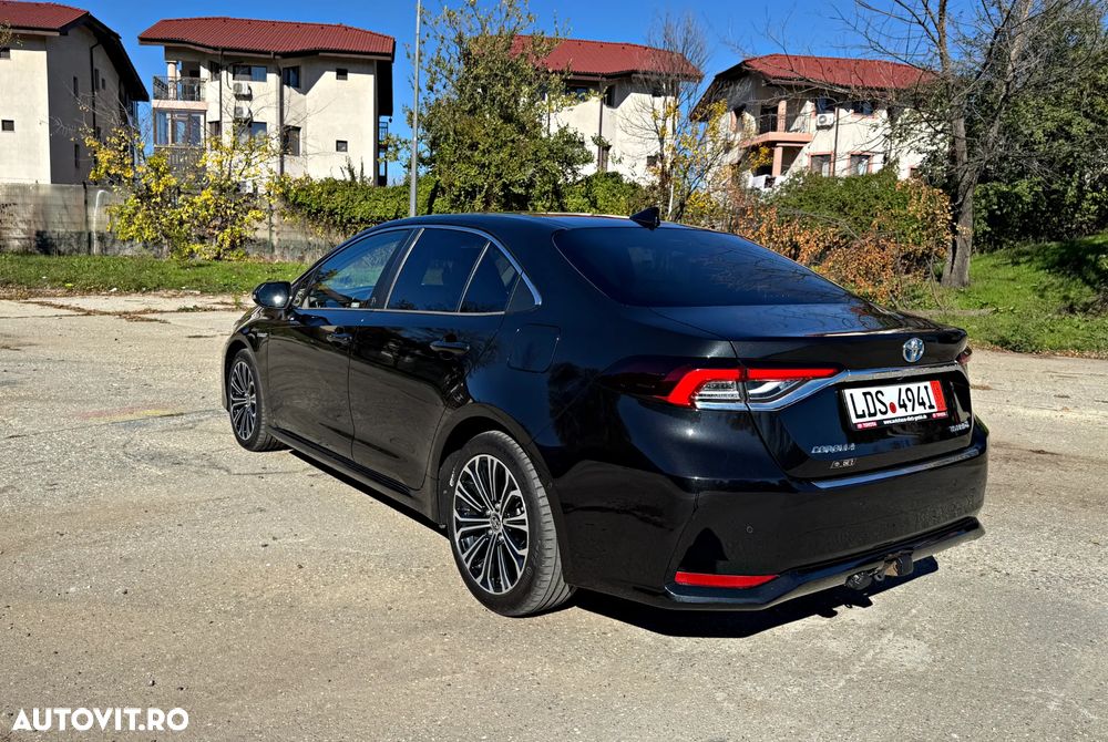 Toyota Corolla 1.8 Hybrid Team Deutschland - 9