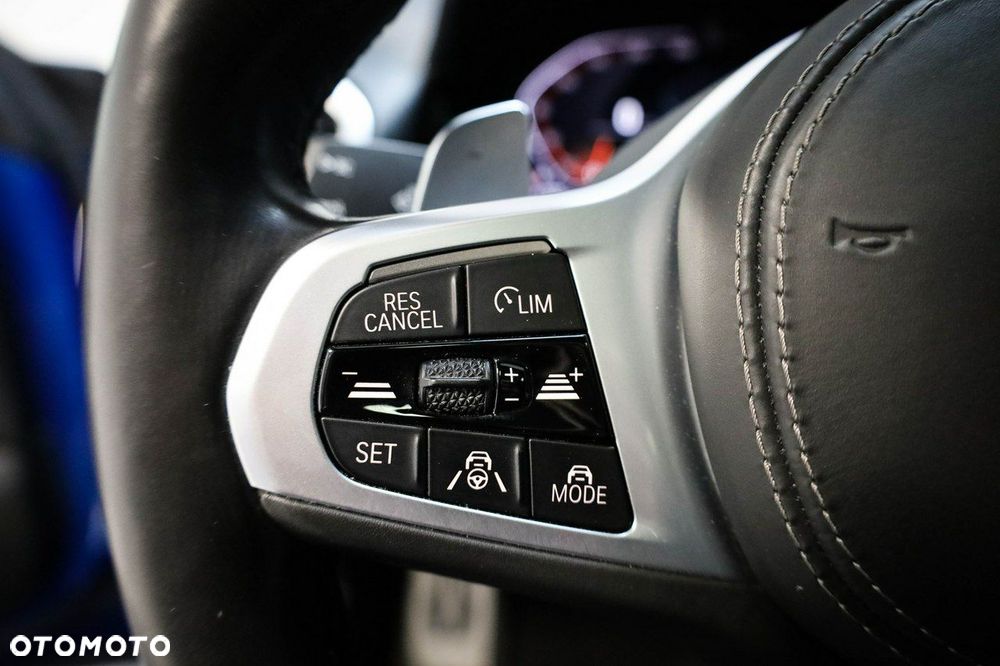BMW Seria 8 - 27