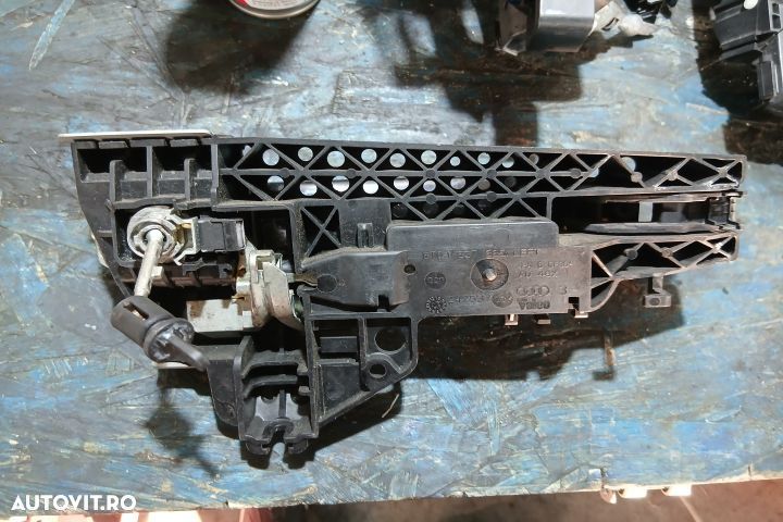 Maner deschidere din exterior usa fata dreapta 8T0837885A 8T0837885A - 2