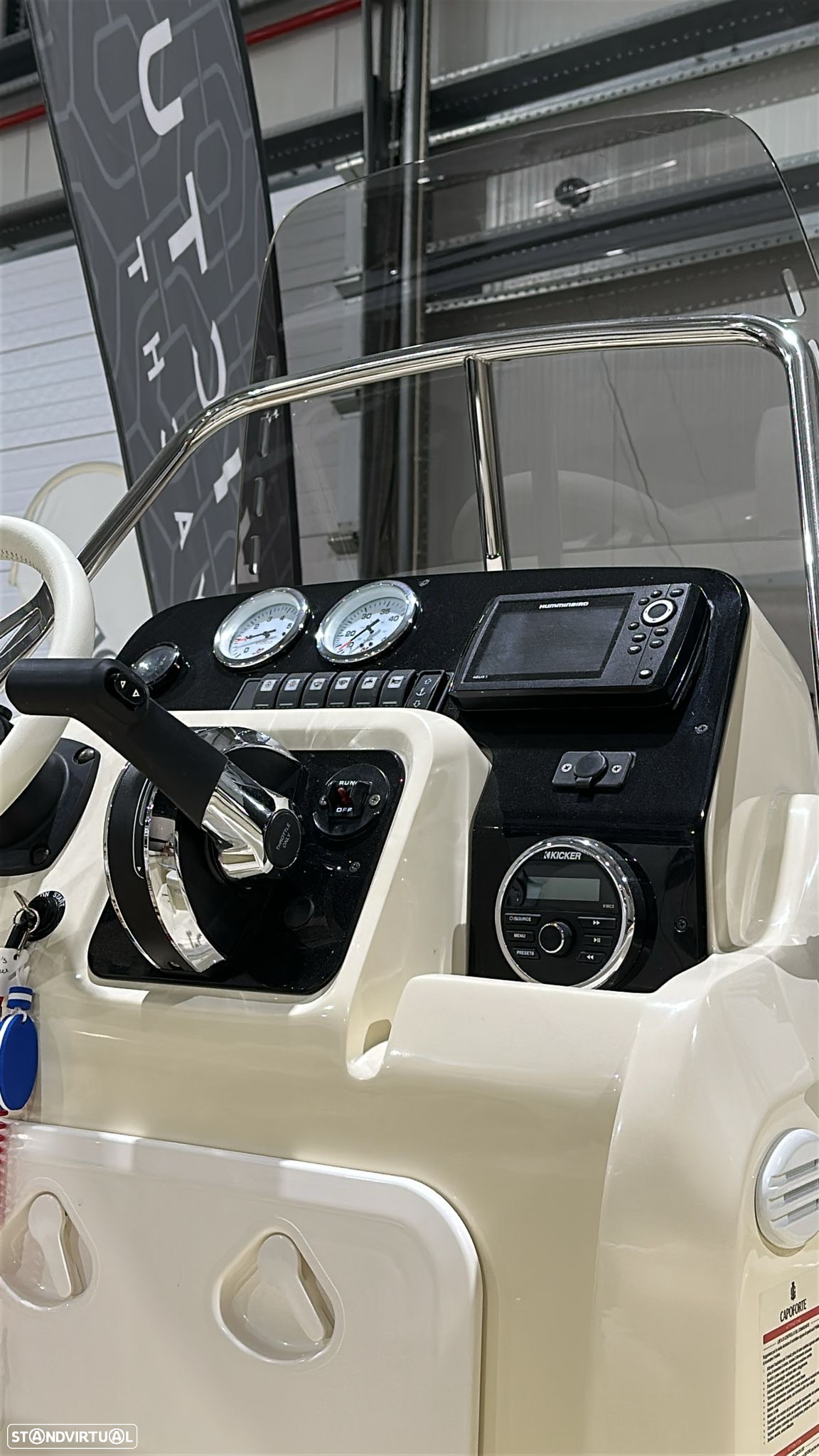 Invictus Yachts FX 190 - 12
