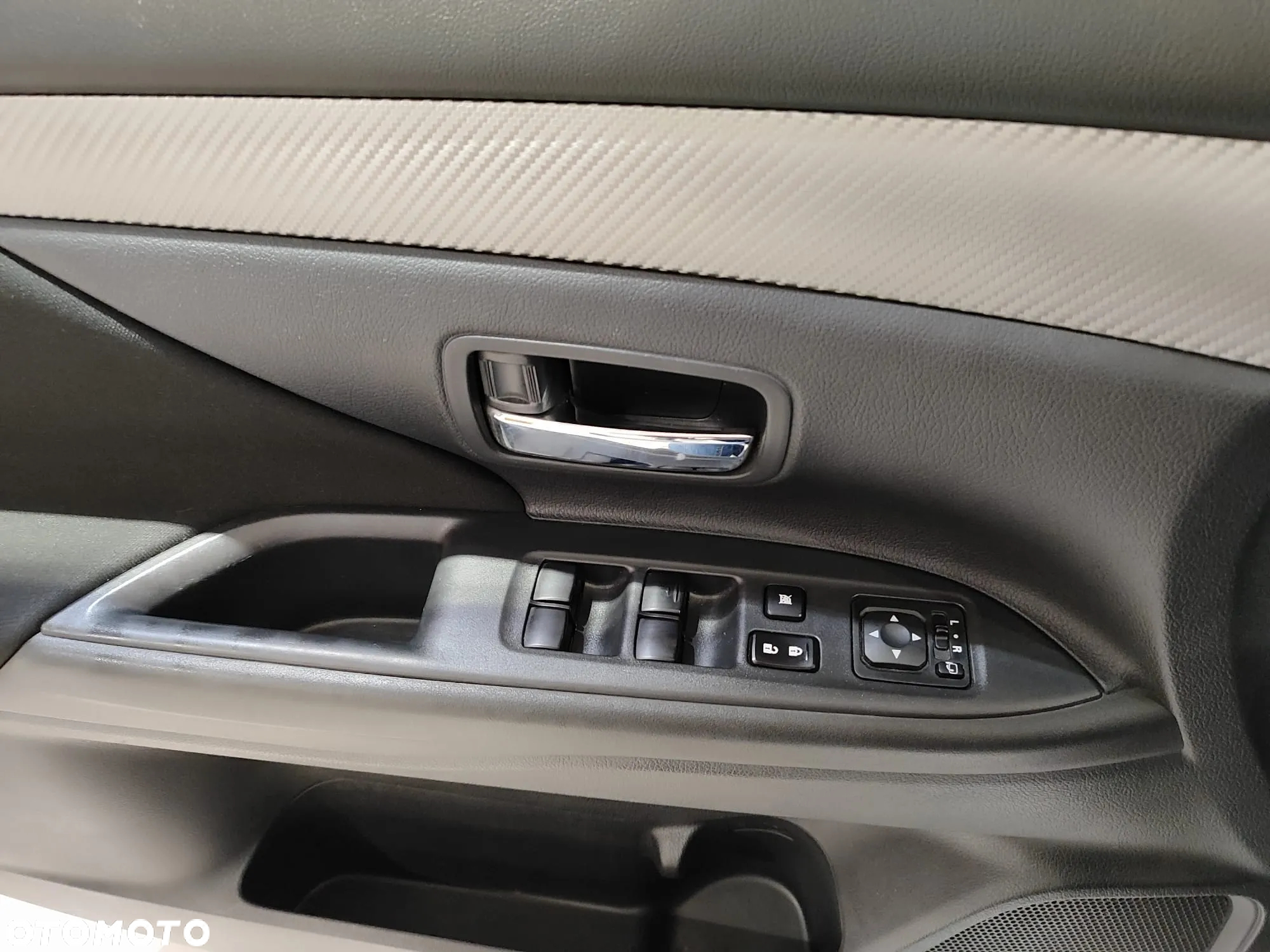 Mitsubishi Outlander 2.2 DID Intense - 19