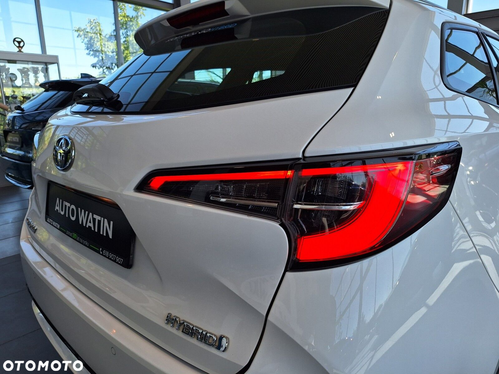Toyota Corolla 1.8 Hybrid Comfort - 10