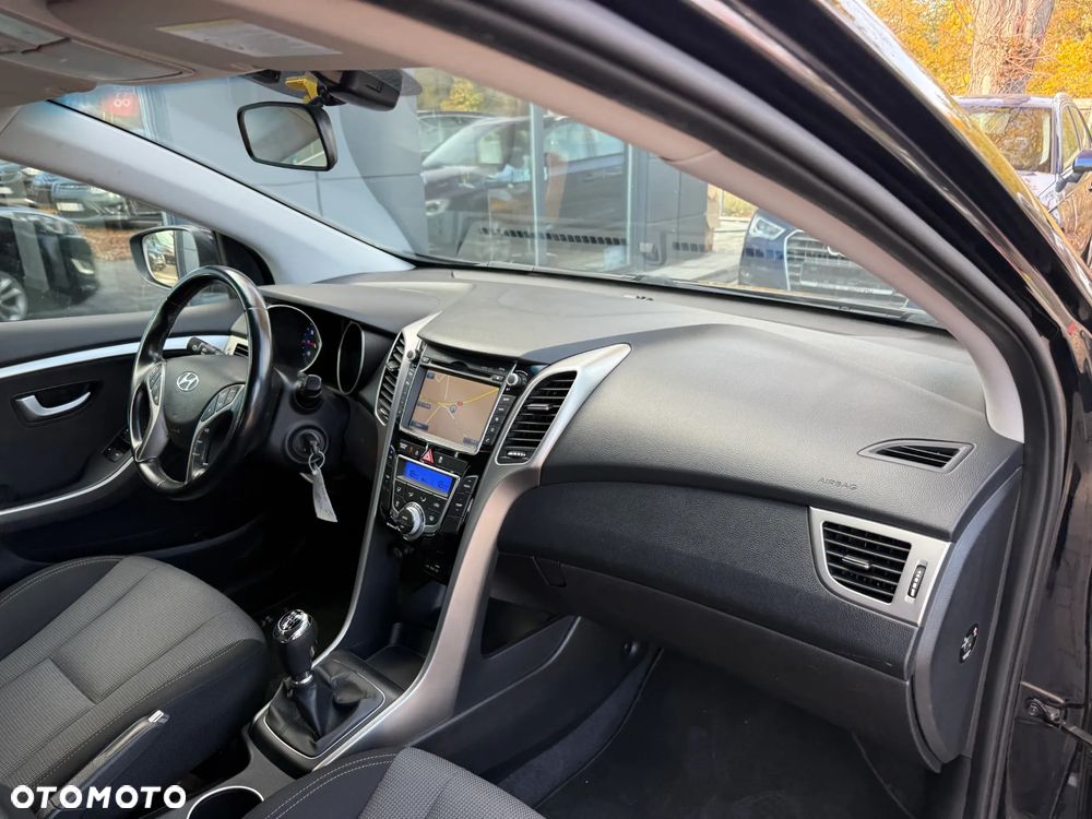 Hyundai i30 1.6 GDI BlueDrive Go - 28