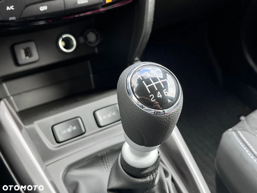 Suzuki Vitara 1.4 Boosterjet mHEV Elegance 2WD - 32