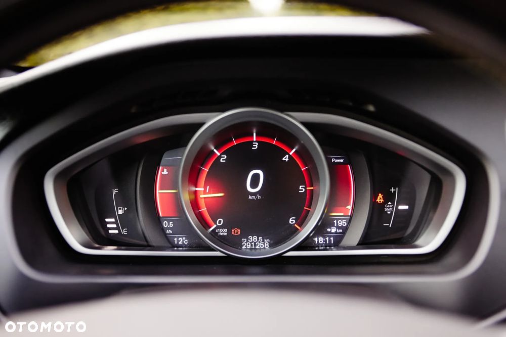 Volvo V40 D2 RDesign - 14