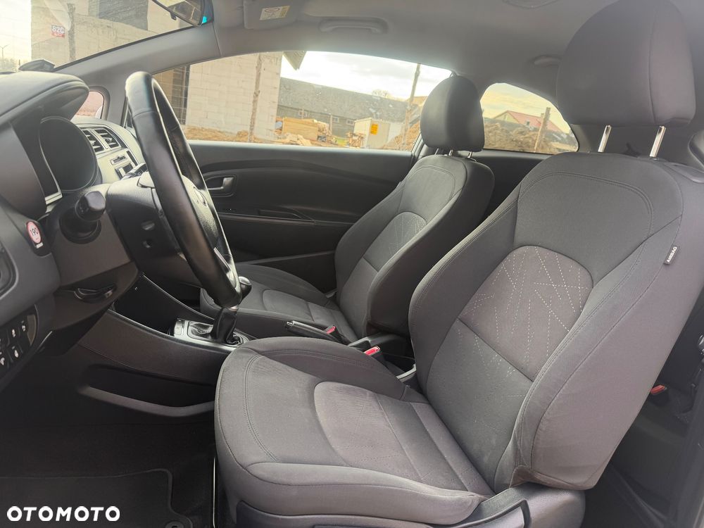 Kia Rio 1.2 Dream Team Edition - 35