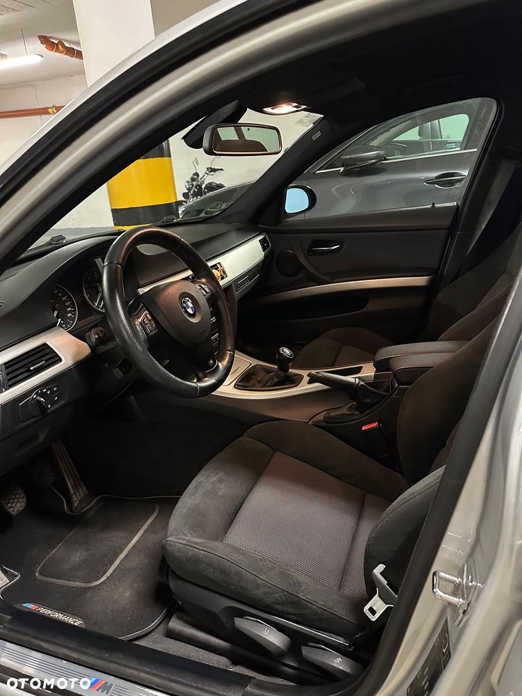 BMW Seria 3 320i - 5