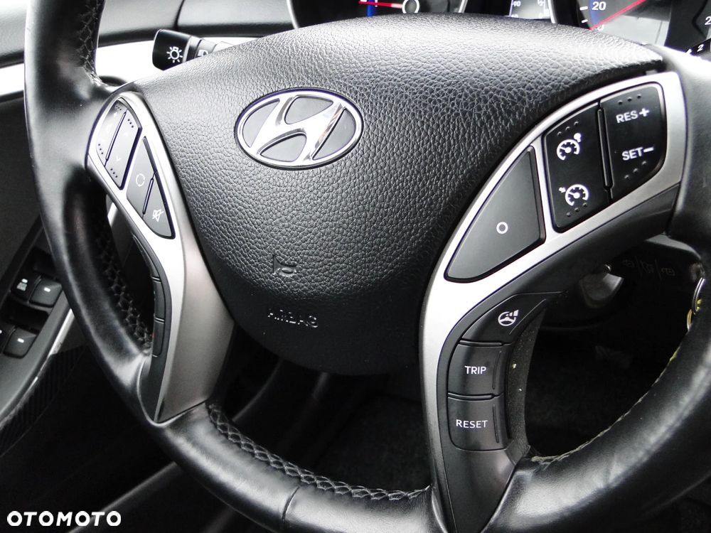 Hyundai i30 Kombi 1.6 CRDI Premium - 22
