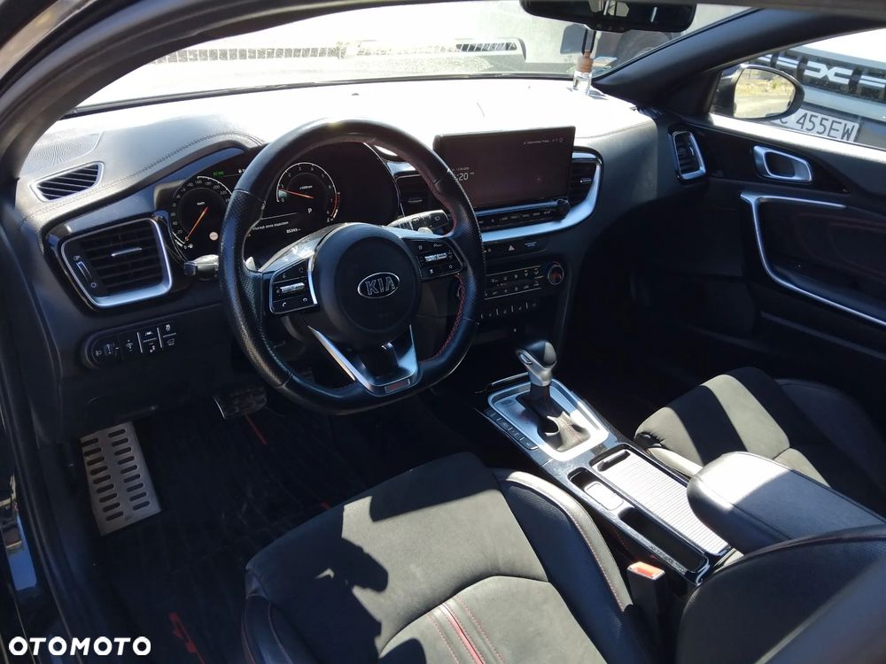 Kia ProCeed 1.6 T-GDI GT DCT - 12