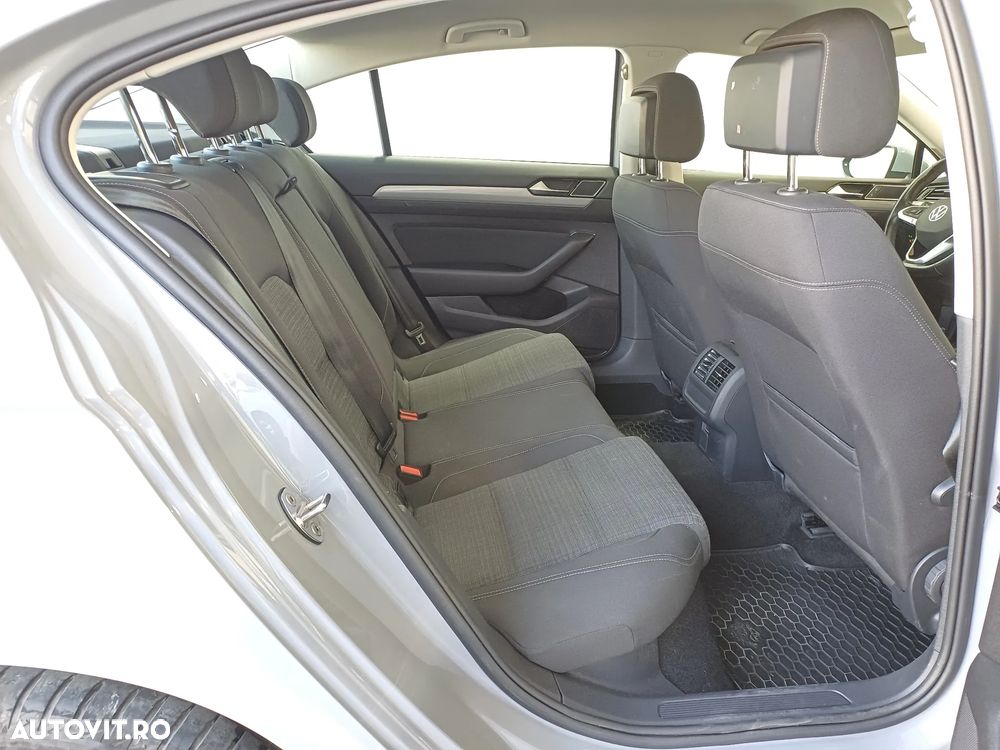 Volkswagen Passat 1.5 TSI ACT DSG Comfortline - 33