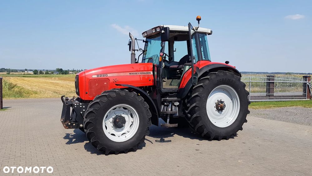 Massey Ferguson 8220 Xtra 2003R - 19