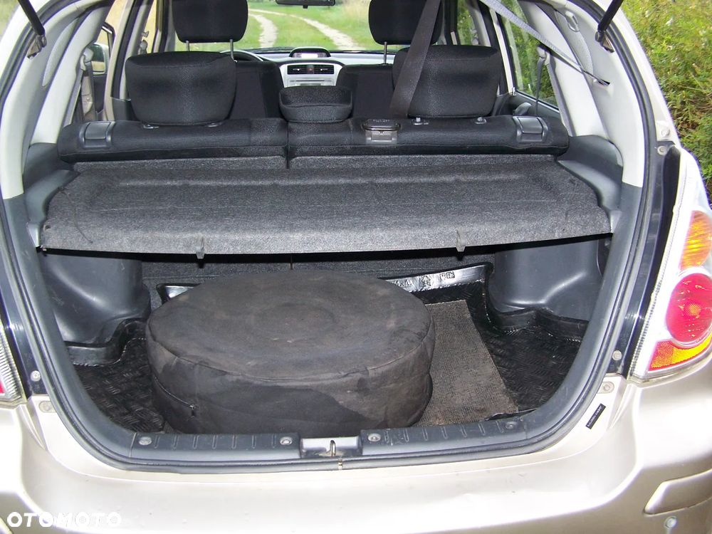 Suzuki Liana 1.6 - 11