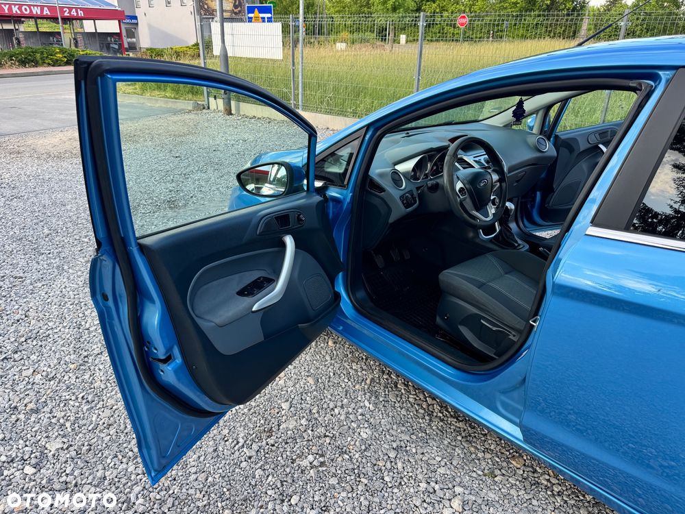 Ford Fiesta 1.4 Champions Edition - 16