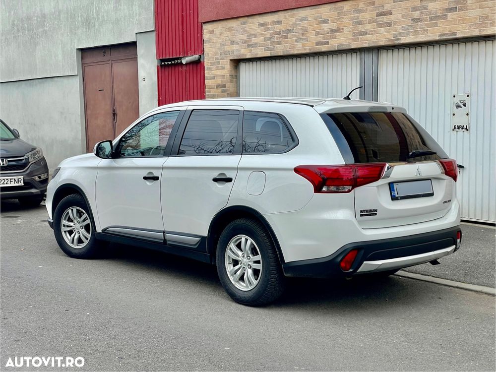 Mitsubishi Outlander 2.2 Litre DI-D AWD Intense - 6