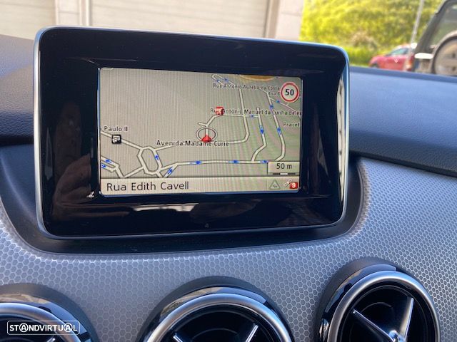 Mercedes-Benz B 180 d AMG Line - 11