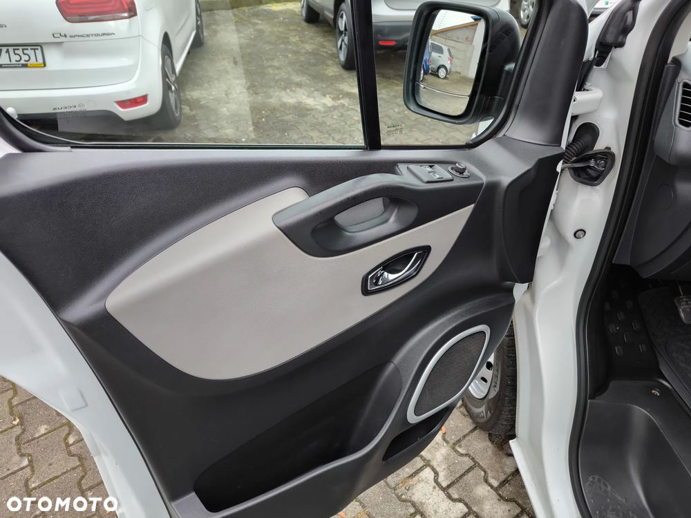 Renault Trafic - 16