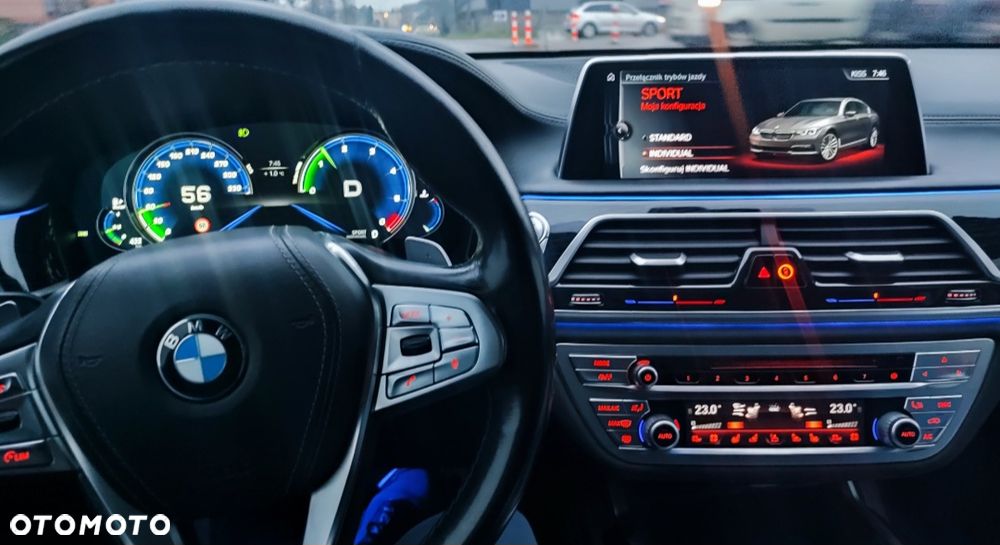 BMW Seria 7 740d xDrive - 14