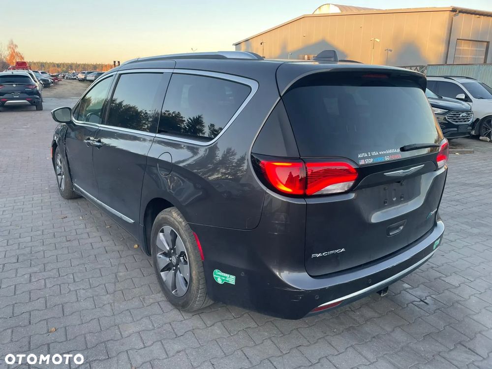 Chrysler Pacifica - 9