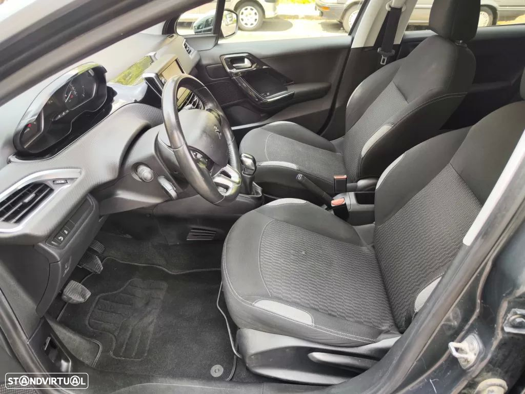 Peugeot 208 1.2 PureTech Style - 14