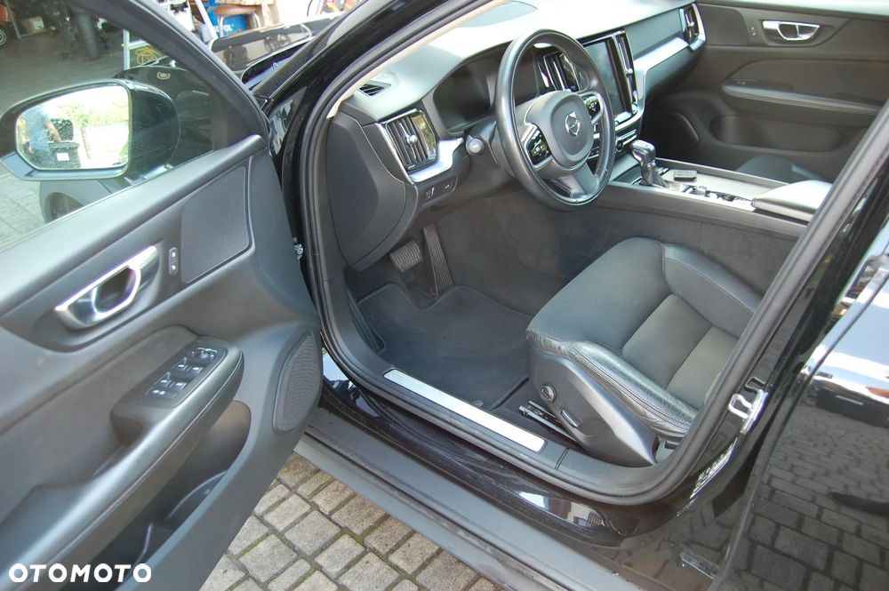 Volvo V60 Cross Country D4 AWD Geartronic Pro - 5