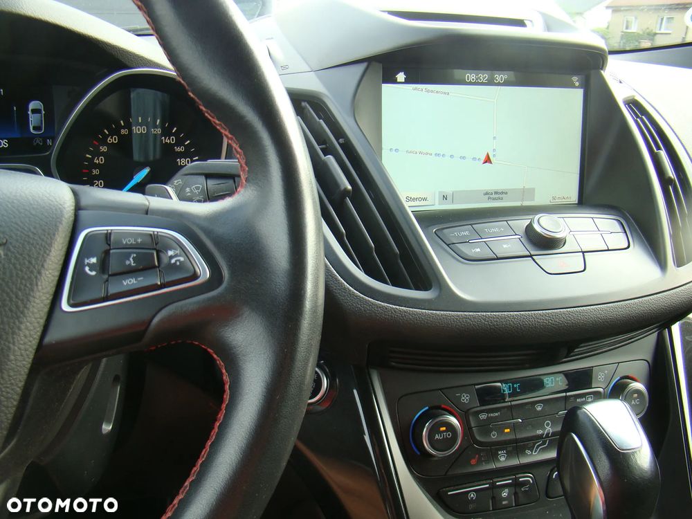 Ford Kuga 2.0 TDCi 4x4 ST-Line - 28