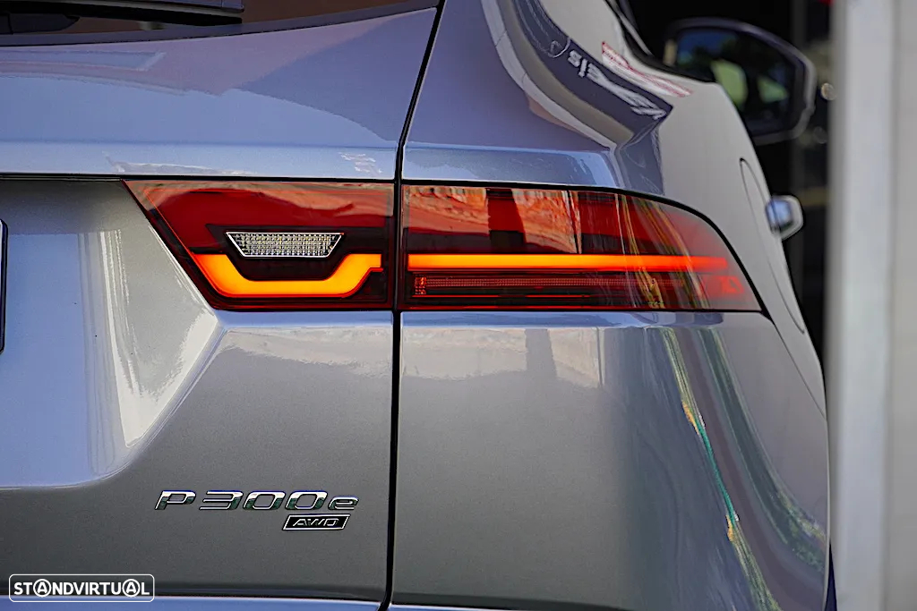 Jaguar E-Pace 1.5 P300e R-Dynamic S AWD Aut. - 12