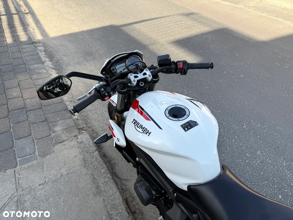 Triumph Street Triple - 9